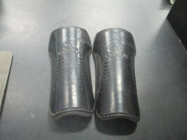 Load image into Gallery viewer, Used Adidas Youth Soccer Shin Guards
