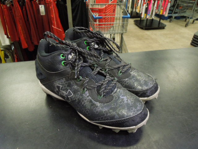 Load image into Gallery viewer, Used Under Armour BH Cleats Size 5.5
