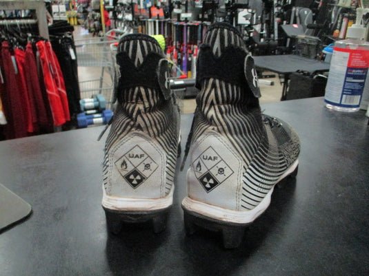 Used Under Armour Highlight Franchise Football Cleats Size 5Y
