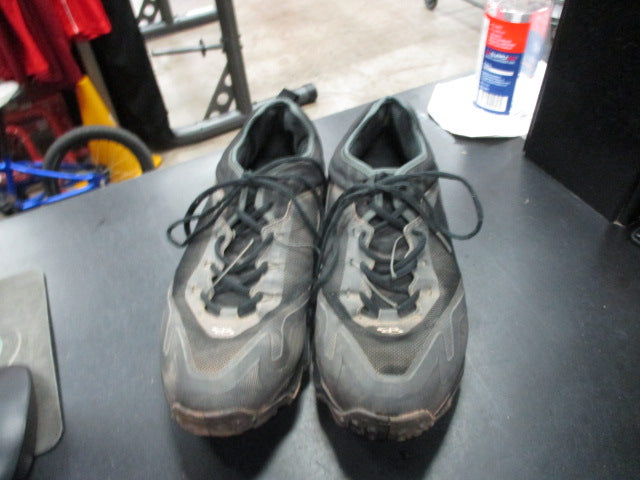 Load image into Gallery viewer, Used BoomBah Turf Cleats Size 13
