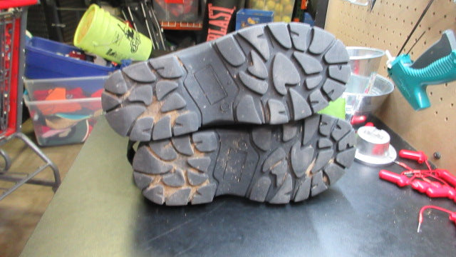 Load image into Gallery viewer, Used Aleader Men's Waterproof/Insulated Winter Boots - Size 9
