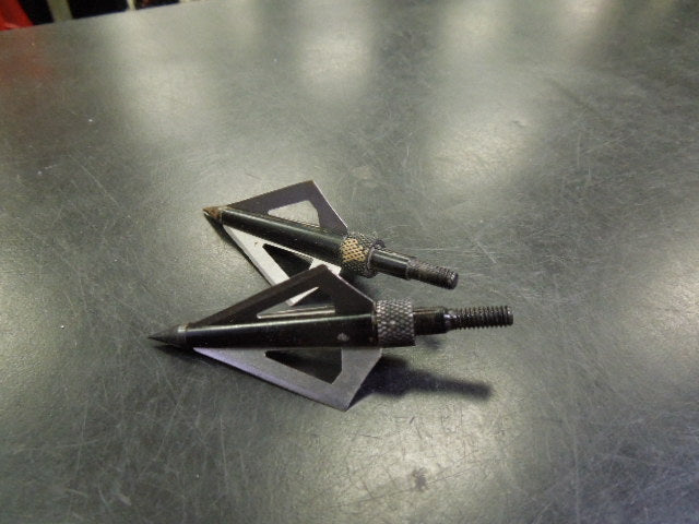 Load image into Gallery viewer, 2 Used 100 Grain Hunting Broadheads
