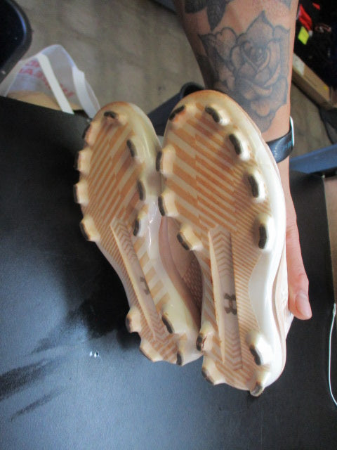 Load image into Gallery viewer, Used Under Armour UA Youth 1.5 Cleats
