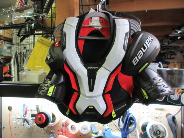 Load image into Gallery viewer, Used Bauer Vapor Hyperlite Hockey Shoulder Pads - Size Senior Large
