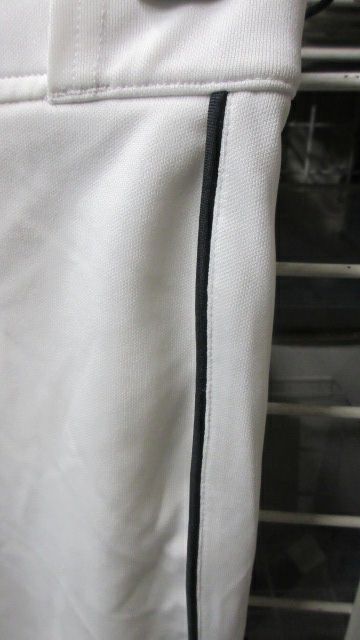 Used Under Armour White Open Bottom Pants Youth Size XS