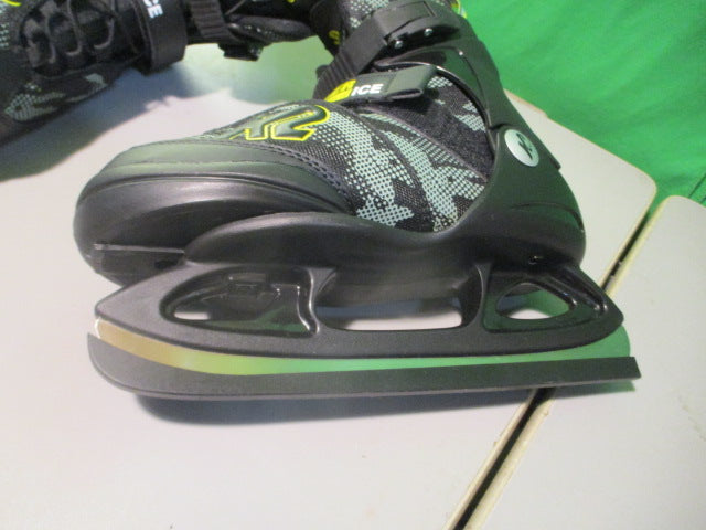 Load image into Gallery viewer, Used K2 Raider Size 1-5 Hockey Ice Skates
