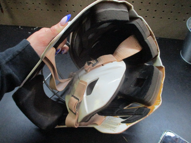 Load image into Gallery viewer, Used Easton Gametime Catchers Helmet - Size 6 1/2 - 7 1/8
