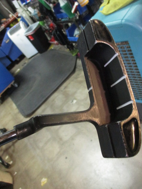 Load image into Gallery viewer, Used Tiger Shark by Great Shark 35&quot; Putter
