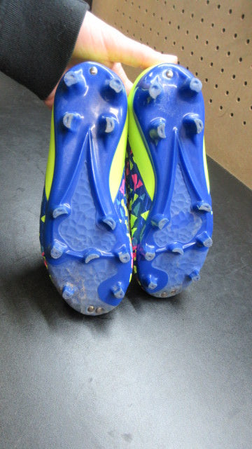 Load image into Gallery viewer, Used Dream Pairs Soccer Cleats - Size Youth 13.5
