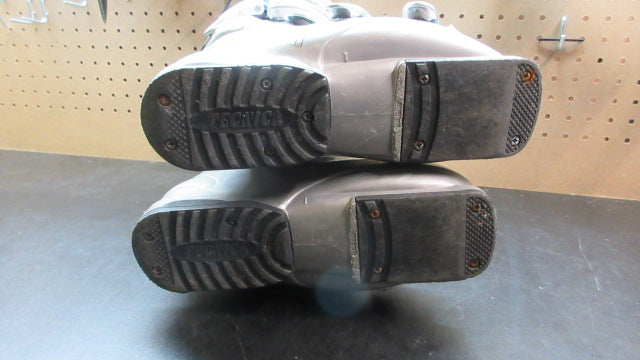 Load image into Gallery viewer, Used Tecnica Entry X 7 Ski Boots - Size 23.0-23.5
