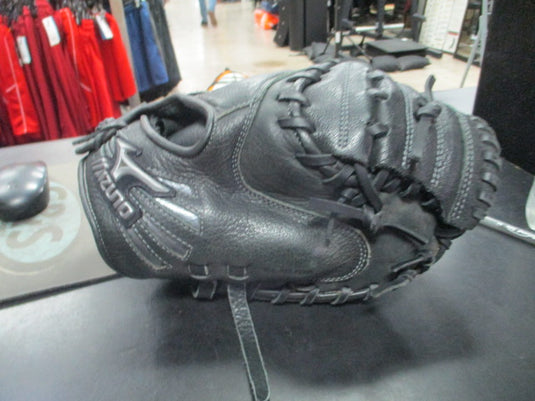 Used Mizuno GXC 95Y 33" RHTSamuri Catchers Glove