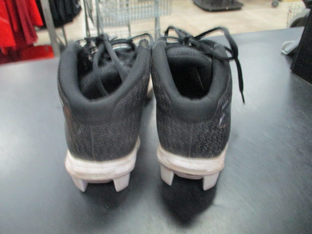 Load image into Gallery viewer, Used Under Armour Size 4.5 Football Cleats
