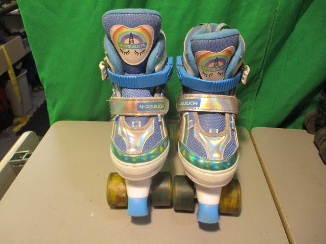 Load image into Gallery viewer, Used 4-Pejiijar Size 1-4 Quad Roller Skates
