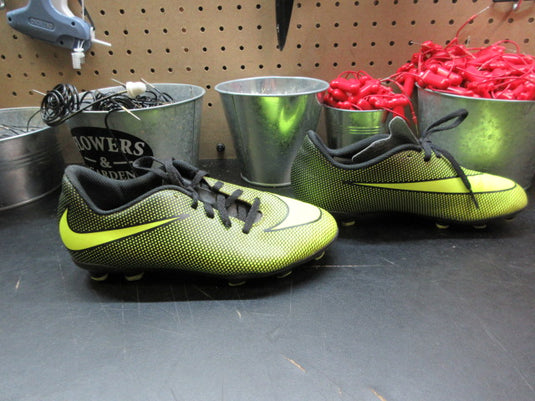 Used Nike Kids' Jr Bravata II FG Soccer Cleats - Size Youth 3.5