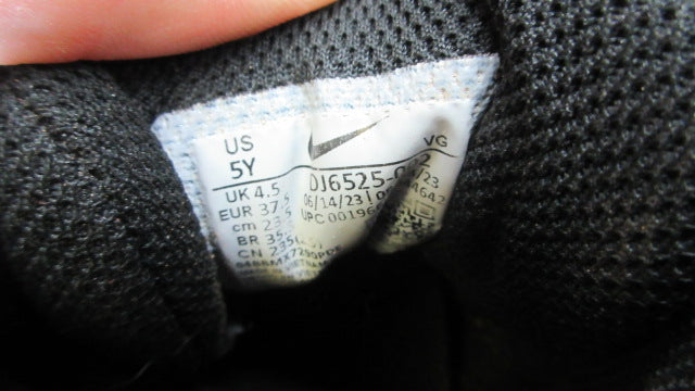 Load image into Gallery viewer, Used Nike Alpha Huarache 4 Keystone Low Baseball Cleats - Size Youth 5
