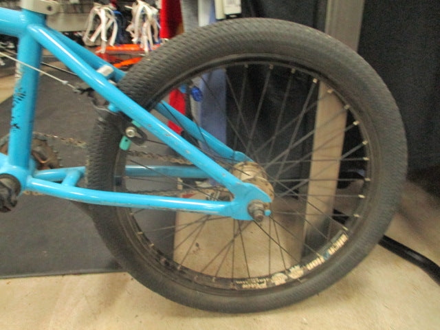 Load image into Gallery viewer, Used DK Helio 20" BMX Bike
