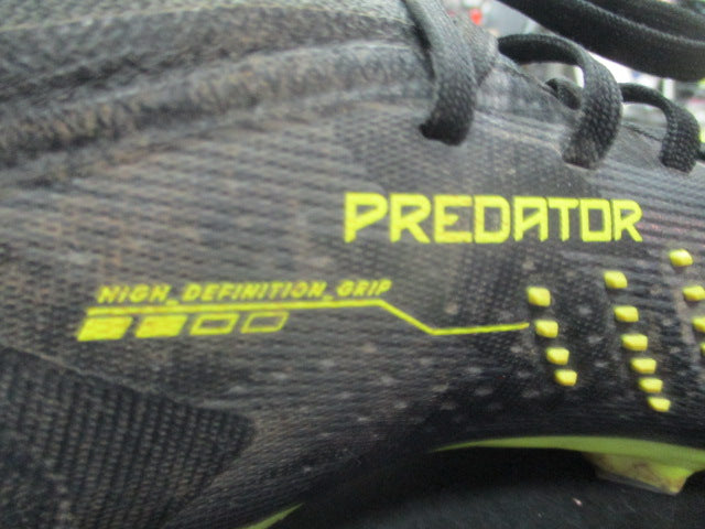 Load image into Gallery viewer, Used Adidas Predator Size 6.5 Soccer Cleats
