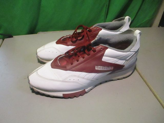 Load image into Gallery viewer, Used Reebok LX2200 Rollcage Size 13 Golf Shoes
