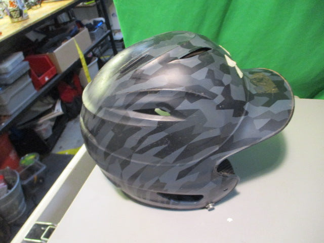 Load image into Gallery viewer, Used Under Armour UABH100 Size 6 1/2 - 7  1/2 Batting Helmet
