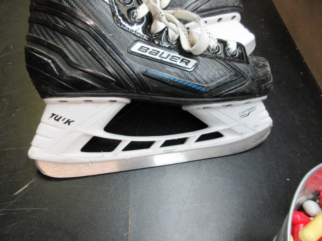 Load image into Gallery viewer, Used Bauer XLP Hockey Skates - Size 4.5
