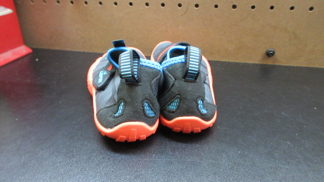 Load image into Gallery viewer, Used Ubfen Water Shoes - Youth Size 10.5 - Grey
