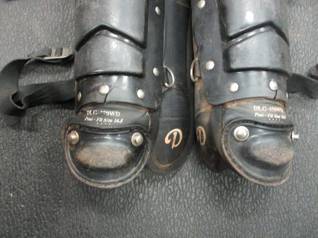 Load image into Gallery viewer, Used Diamond Size 16.5&quot; Catchers Shin Guards
