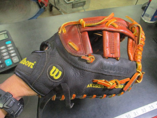 Used Wilson A2860 AS22 Big Scoop RHT 1st Baseman's Glove