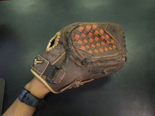 Used Mizuno Prospect Powerclose RHT 11.5" Glove