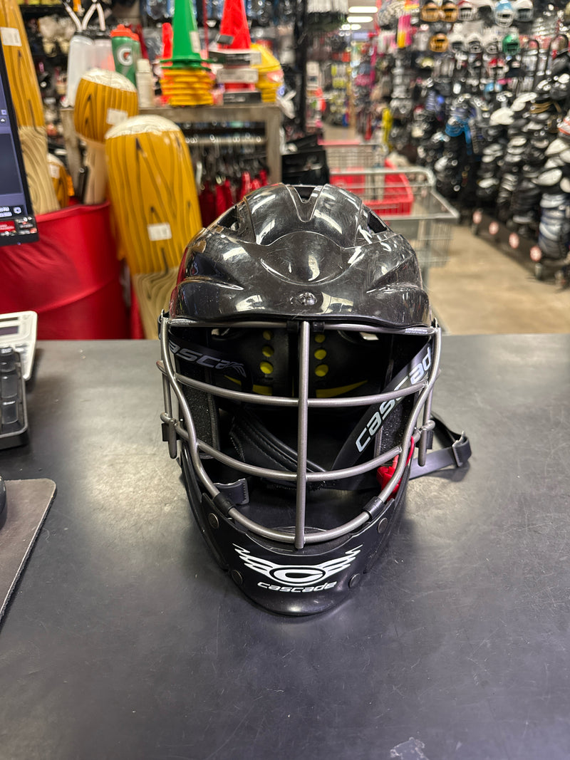 Load image into Gallery viewer, Used Cascade CS-R Black Youth Lacrosse Helmet
