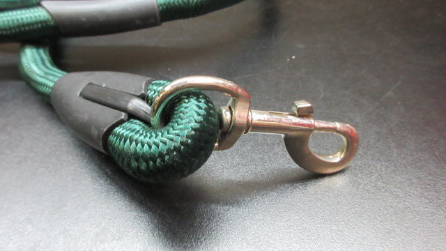 Load image into Gallery viewer, Used Dog Leash 36&quot; - Green
