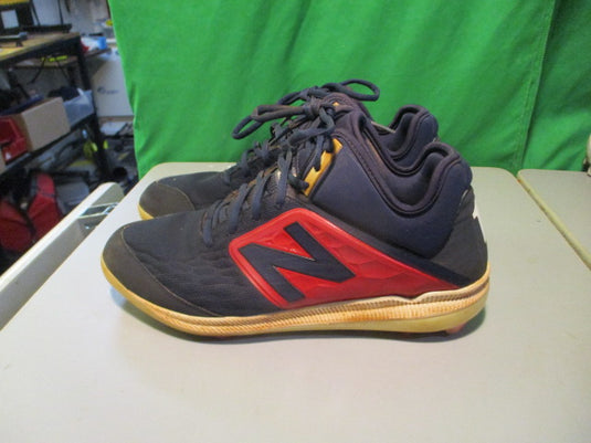 Used New Balance Size 8.5 Cleats