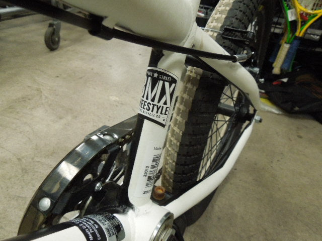 Load image into Gallery viewer, Used Kent 20" Spector BMX Bicycle
