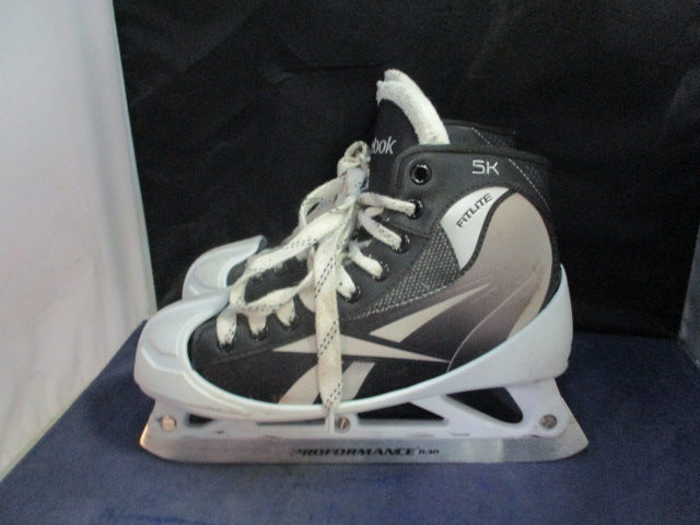 Load image into Gallery viewer, Used Reebok 5K Fitlite Hockey Skates Adult Size 8 / Skate Size 6.5
