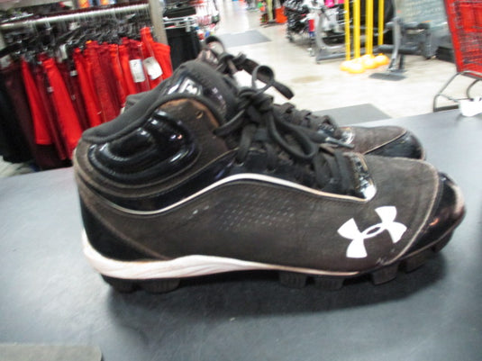 Used Under Armour Size 7 Cleats - Has Wear On Toe