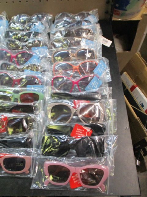 New Assorted Women's Trendy Sunglasses