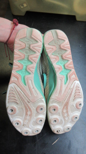 Load image into Gallery viewer, Used Saucony Vendetta Track Cleats - Size Womens 8
