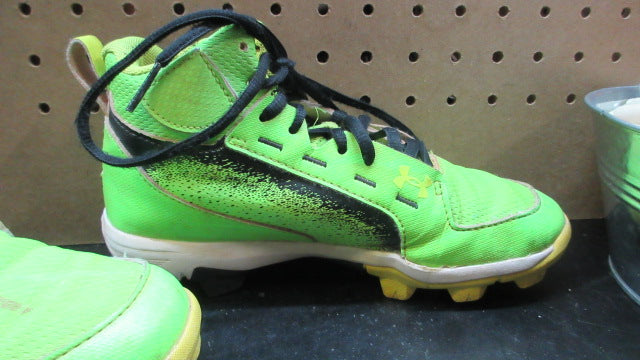 Load image into Gallery viewer, Used Under Armour Mens Harper 6 Low ST Baseball Cleats - Size Youth 2.5
