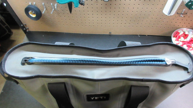 Load image into Gallery viewer, Used Yeti Hopper M30 Tote Soft Cooler
