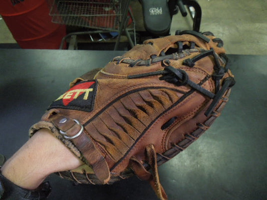 Vintage ZETT ZiLux Series BIC-1402 Steerhide RHT Catchers Mitt