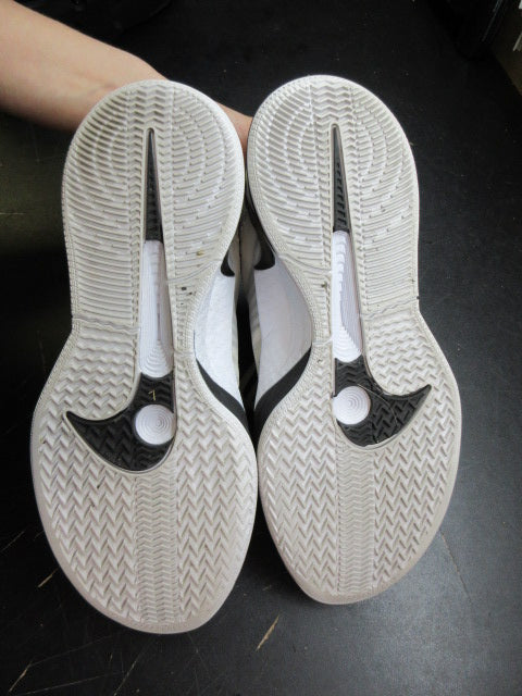 Load image into Gallery viewer, Used Nike Sabrina 2 TB Sneakers - Size 11.5
