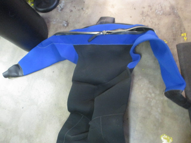 Load image into Gallery viewer, Used Brooks Sealsuit Dry Suit Size XL
