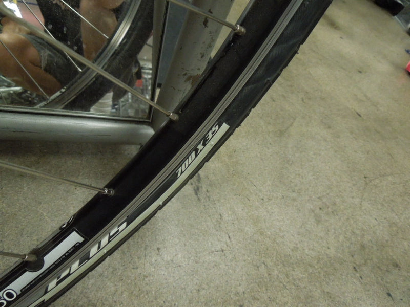 Load image into Gallery viewer, Used Trek 7.2 FX WSD 700cc Hybrid Bicycle
