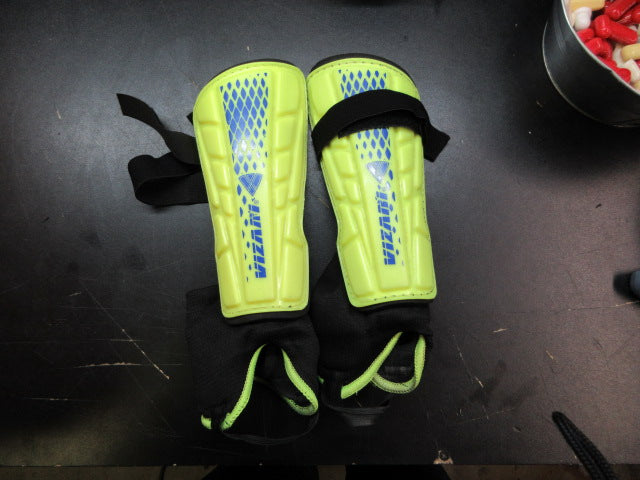 Load image into Gallery viewer, Used Vizari Soccer Shin Guards - Size Youth Large
