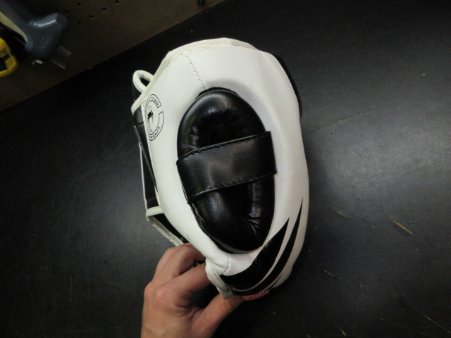 Load image into Gallery viewer, Used Venum Challenger 2.0 Headgear
