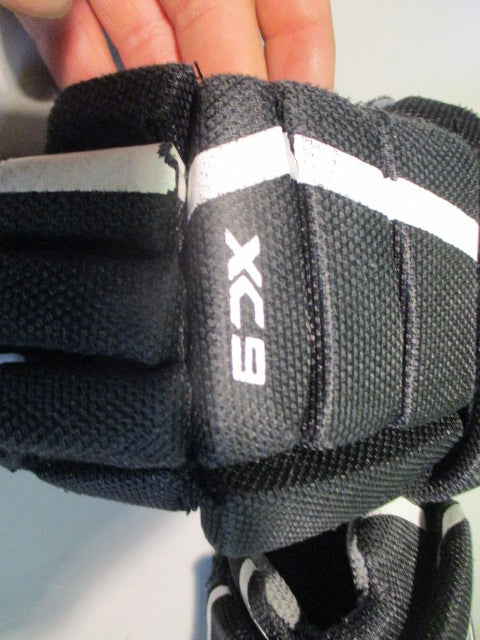 Load image into Gallery viewer, Used True XC9 10&quot; Hockey Gloves
