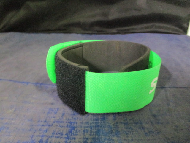 Load image into Gallery viewer, Used Ski Pro Ski Strap
