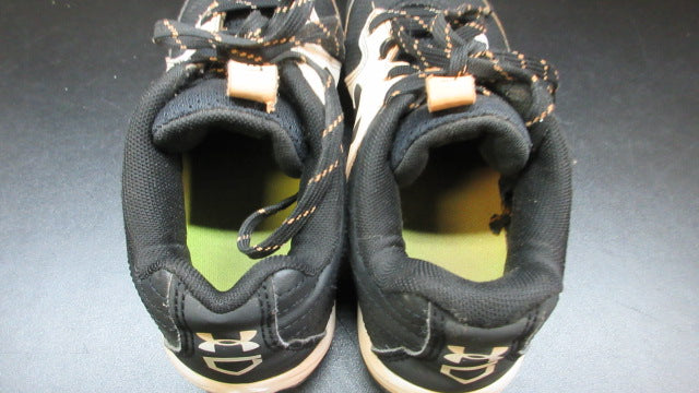 Load image into Gallery viewer, Used Under Armour Leadoff  Low RM Baseball Cleats - Size Youth 4
