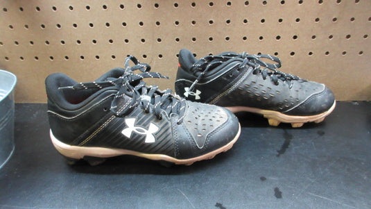 Used Under Armour Leadoff Low RM Baseball Cleats - Size Youth 2