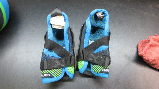 Load image into Gallery viewer, Used Bauer Elbow Pads - Size Youth Large
