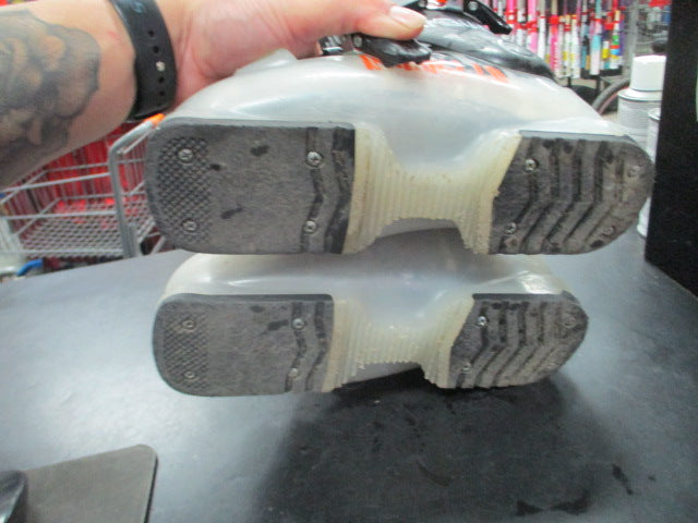 Load image into Gallery viewer, Used Dalbello Menace 2 Downhill Ski Boots Youth Size 3-4
